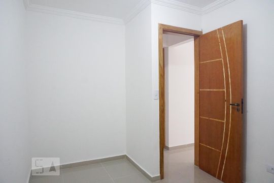 Quarto 2 de casa para alugar com 2 quartos, 75m² em Vila Salete, São Paulo