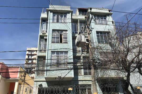 Fachada de apartamento à venda com 3 quartos, 90m² em Vila Isabel, Rio de Janeiro