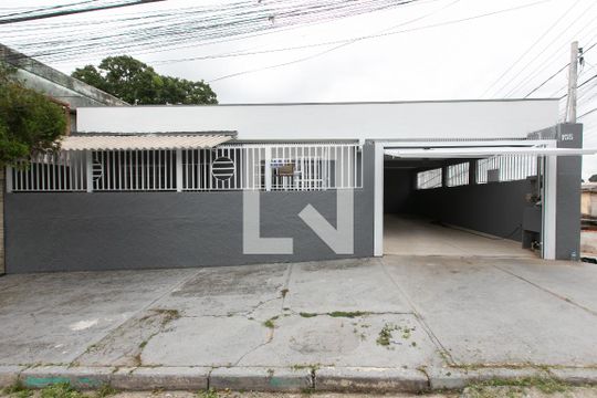 Fachada de casa à venda com 2 quartos, 131m² em Vila Brasil, São Paulo