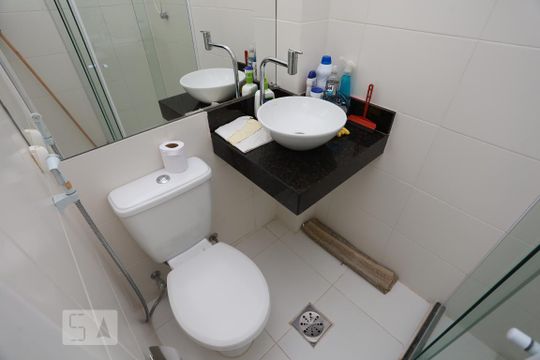 Banheiro  de kitnet/studio à venda com 1 quarto, 30m² em Grajau, Rio de Janeiro