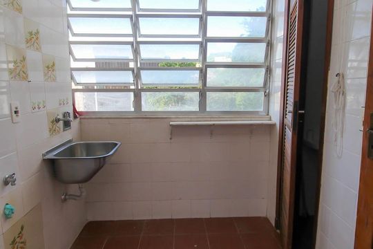 Área de Serviço de apartamento para alugar com 3 quartos, 80m² em Laranjeiras, Rio de Janeiro