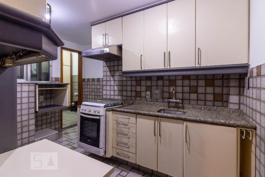 Cozinha de apartamento para alugar com 2 quartos, 70m² em Méier, Rio de Janeiro
