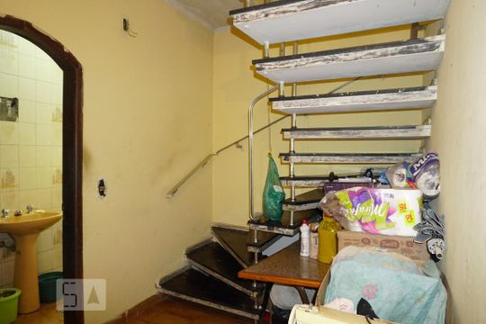 Hall da Escada dos Quartos de casa para alugar com 3 quartos, 250m² em Jardim Brasilia, São Paulo