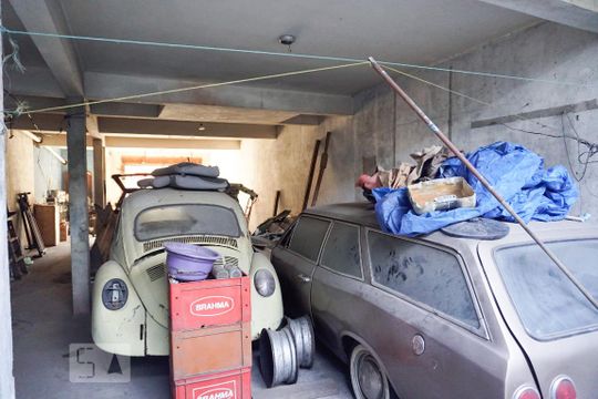 Garagem de casa para alugar com 3 quartos, 250m² em Jardim Brasilia, São Paulo