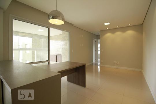 Sala de apartamento para alugar com 2 quartos, 70m² em Jardim da Gloria, São Paulo