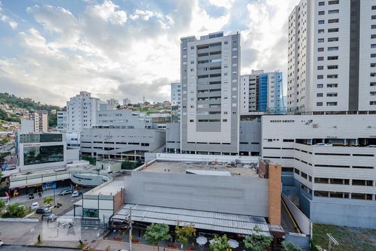 Vista da Suíte de apartamento para alugar com 2 quartos, 70m² em Buritis, Belo Horizonte