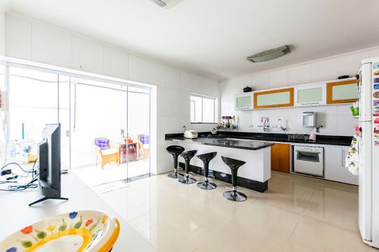 Cozinha de casa à venda com 5 quartos, 336m² em Jardim da Saúde, São Paulo