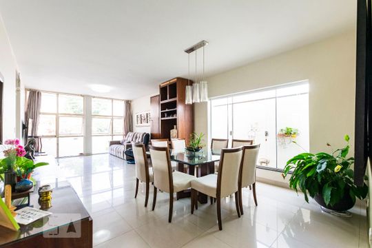Casa à venda com 5 quartos, 336m² em Jardim da Saúde, São Paulo