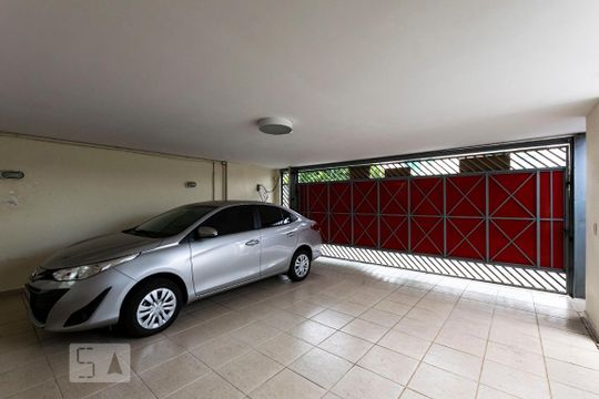 Garagem de casa à venda com 5 quartos, 336m² em Jardim da Saúde, São Paulo