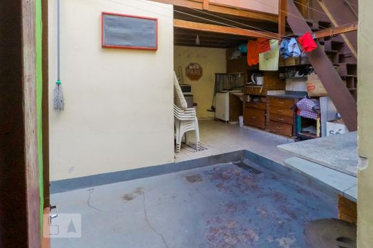 Quintal de casa à venda com 3 quartos, 170m² em Chácara Inglesa, São Paulo