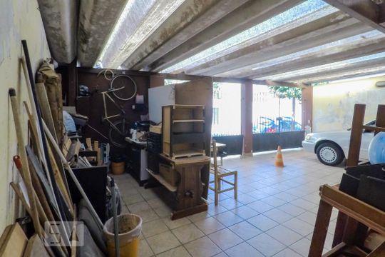 Garagem de casa à venda com 3 quartos, 170m² em Chácara Inglesa, São Paulo