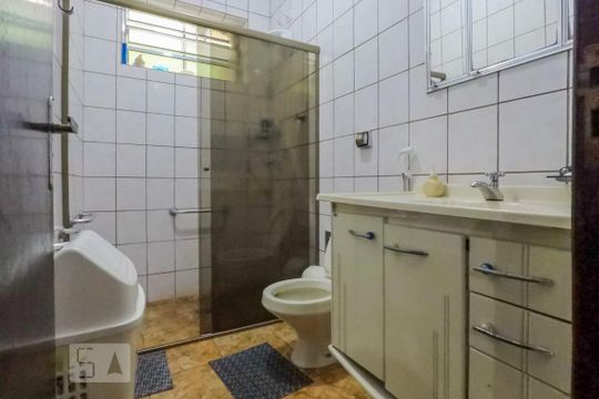 Banheiro de casa à venda com 3 quartos, 170m² em Chácara Inglesa, São Paulo