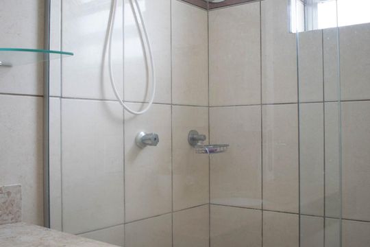 Banheiro 1 de apartamento para alugar com 2 quartos, 92m² em Jardim Botânico, Porto Alegre