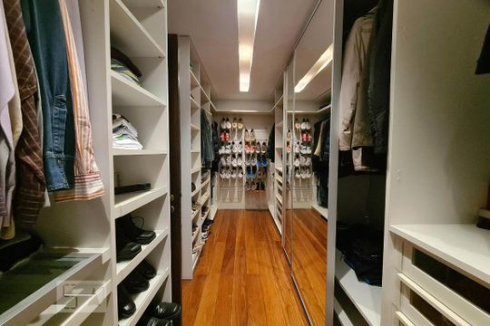 Closet Suíte 1 de casa à venda com 4 quartos, 100m² em Castelo, Belo Horizonte