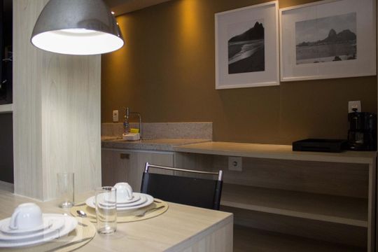 Cozinha de apartamento para alugar com 2 quartos, 69m² em Barra da Tijuca, Rio de Janeiro