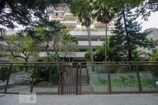 Fachada do Condomínio de apartamento para alugar com 3 quartos, 98m² em Botafogo, Rio de Janeiro