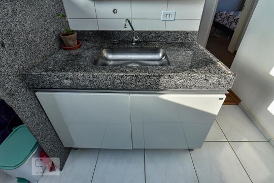 Cozinha de apartamento para alugar com 2 quartos, 50m² em Estrela do Oriente, Belo Horizonte