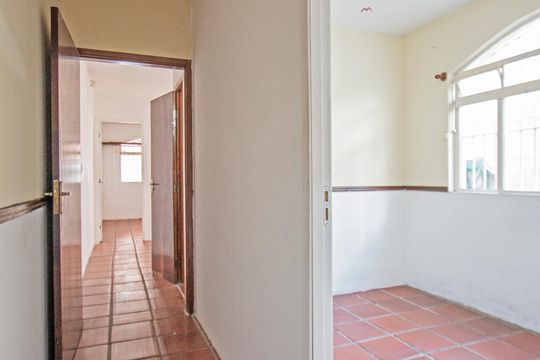 Corredor e Sala de Jantar de casa à venda com 3 quartos, 160m² em Itaim Bibi, São Paulo
