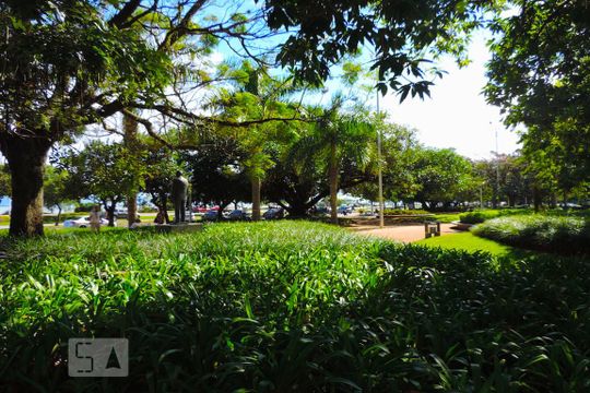 Praça de apartamento para alugar com 2 quartos, 80m² em Agronômica, Florianópolis
