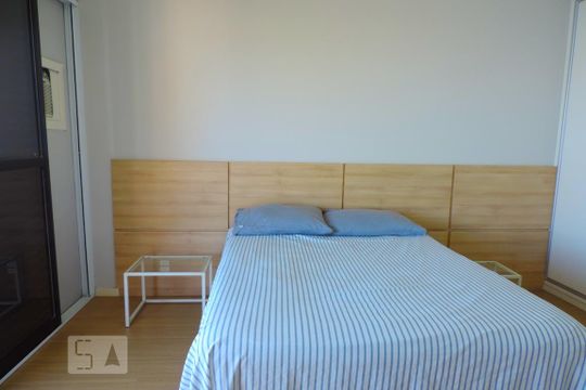 Suite 1 de apartamento para alugar com 2 quartos, 80m² em Agronômica, Florianópolis