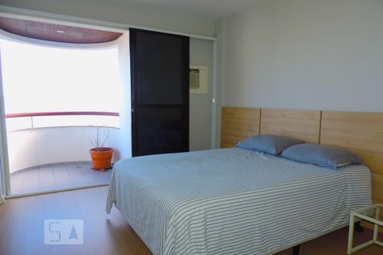 Suite 1 de apartamento para alugar com 2 quartos, 80m² em Agronômica, Florianópolis