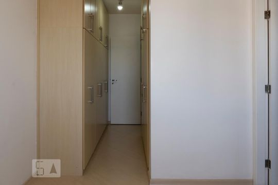 Closet da Suíte de apartamento para alugar com 3 quartos, 75m² em Chácara Inglesa, São Paulo