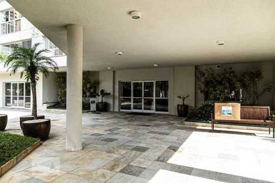 Fachada do bloco de apartamento para alugar com 1 quarto, 49m² em Vila Andrade, São Paulo