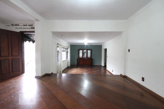 Sala de casa para alugar com 4 quartos, 300m² em Vila Brasilio Machado, São Paulo