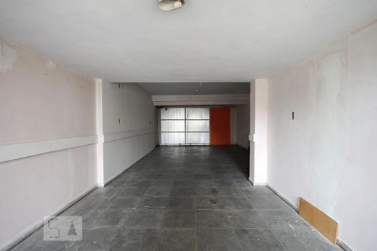 Garagem de casa à venda com 4 quartos, 300m² em Vila Brasilio Machado, São Paulo