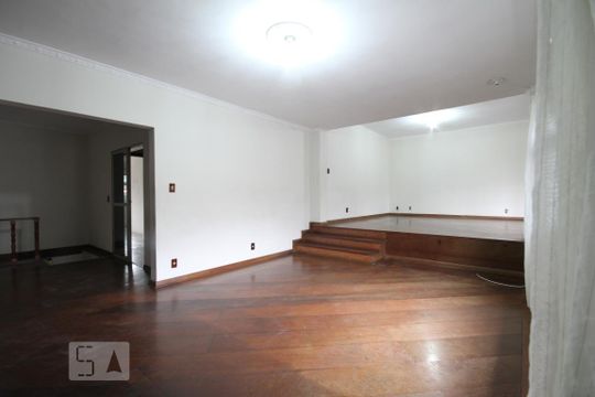 Sala de casa para alugar com 4 quartos, 300m² em Vila Brasilio Machado, São Paulo