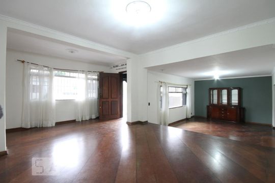 Sala de casa à venda com 4 quartos, 300m² em Vila Brasilio Machado, São Paulo