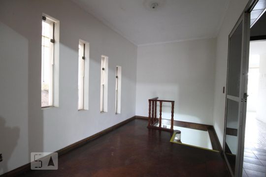 Sala de casa para alugar com 4 quartos, 300m² em Vila Brasilio Machado, São Paulo