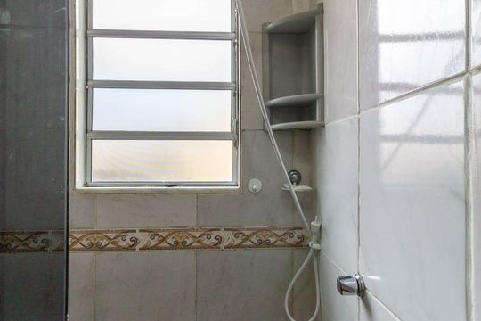 Banheiro  de apartamento para alugar com 3 quartos, 65m² em Piedade, Rio de Janeiro