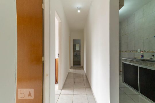 Corredor de apartamento para alugar com 3 quartos, 65m² em Piedade, Rio de Janeiro