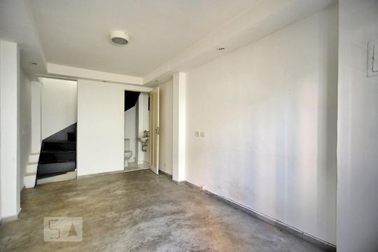 Sala de kitnet/studio para alugar com 1 quarto, 50m² em Perdizes, São Paulo