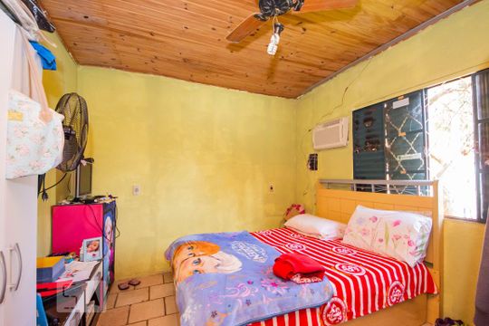 Quarto 2 de casa à venda com 5 quartos, 160m² em Sarandi, Porto Alegre