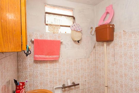 Banheiro de casa à venda com 5 quartos, 160m² em Sarandi, Porto Alegre