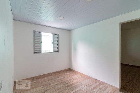 Quarto 1 de casa para alugar com 2 quartos, 80m² em Jardim Teresópolis, Guarulhos