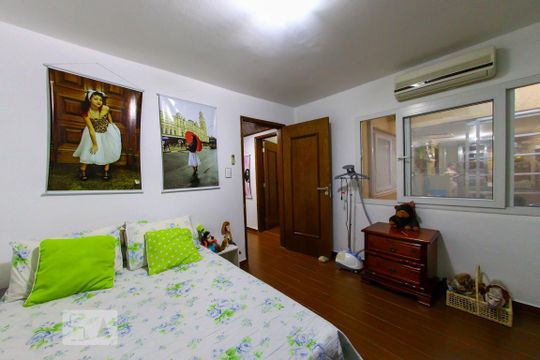 Quarto 2 de casa para alugar com 5 quartos, 300m² em Vila Galvão, Guarulhos