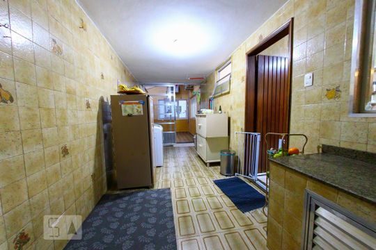 Area de Serviço de casa para alugar com 5 quartos, 300m² em Vila Galvão, Guarulhos