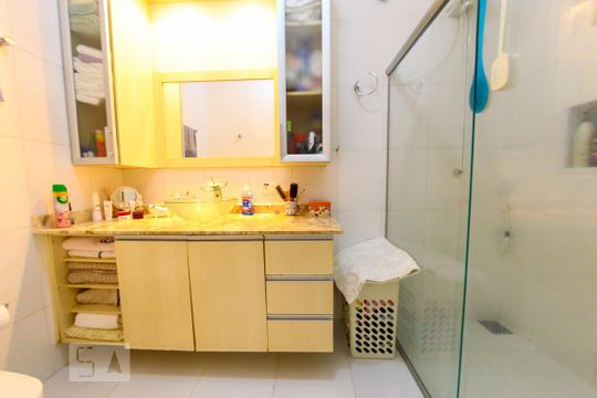 Banheiro da Suite 1 de casa para alugar com 5 quartos, 300m² em Vila Galvão, Guarulhos