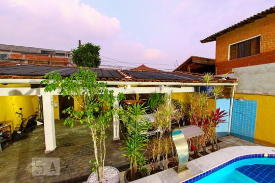 Quintal de casa para alugar com 5 quartos, 300m² em Vila Galvão, Guarulhos