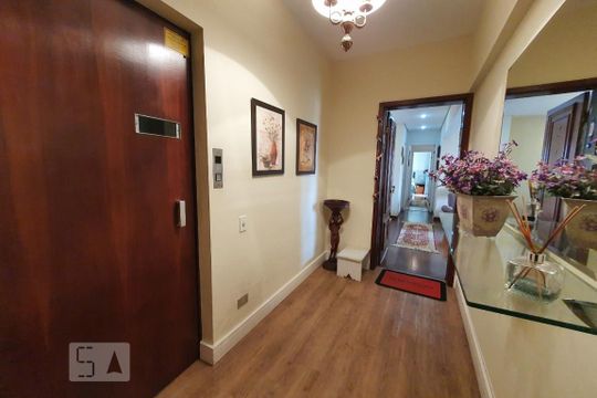 Elevador de apartamento para alugar com 3 quartos, 140m² em Vila Suzana, São Paulo