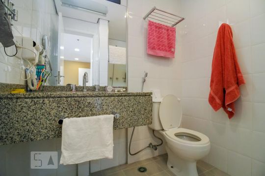 Banheiro de apartamento à venda com 1 quarto, 34m² em Vila Mariana, São Paulo