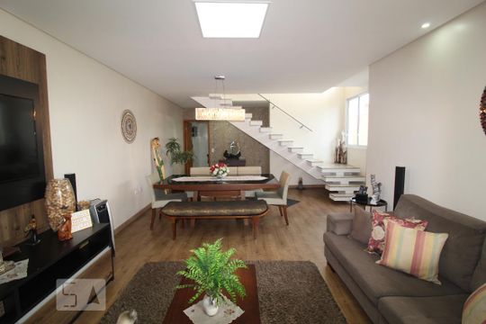 Sala de casa à venda com 4 quartos, 240m² em Cerâmica, São Caetano do Sul