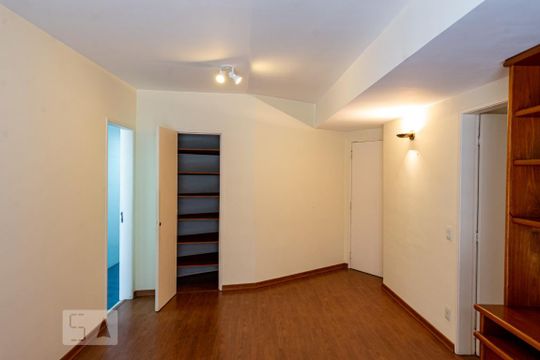 Sala de apartamento à venda com 2 quartos, 74m² em Jardim Botânico, Rio de Janeiro