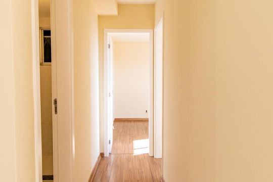 Corredor de apartamento para alugar com 2 quartos, 118m² em Guaíra, Curitiba
