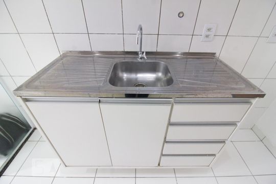 Detalhe Cozinha de apartamento para alugar com 2 quartos, 52m² em Jardim Flor da Montanha, Guarulhos