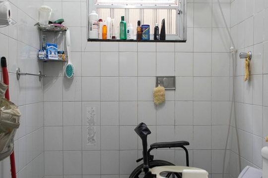 BANHEIRO de casa à venda com 7 quartos, 161m² em Vila Bonilha, São Paulo