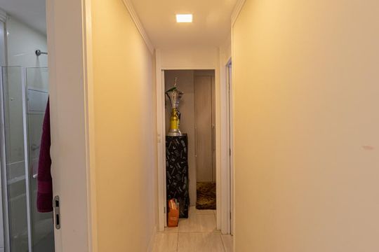 Corredor de apartamento à venda com 2 quartos, 50m² em Jardim Vila Formosa, São Paulo